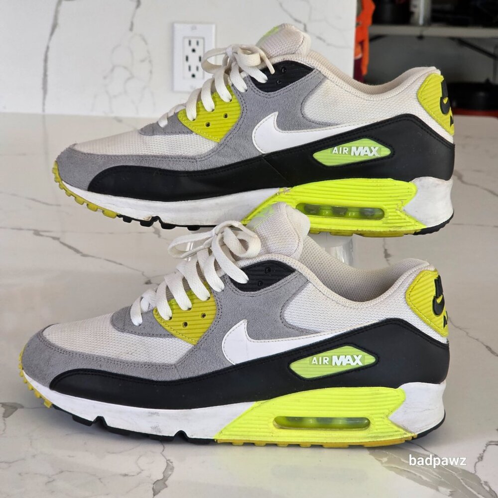 ❤️️SOLD!!!❤️ Men’s 11 Nike Air Max 90 'Volt' 2012 Running Shoes 325018-048